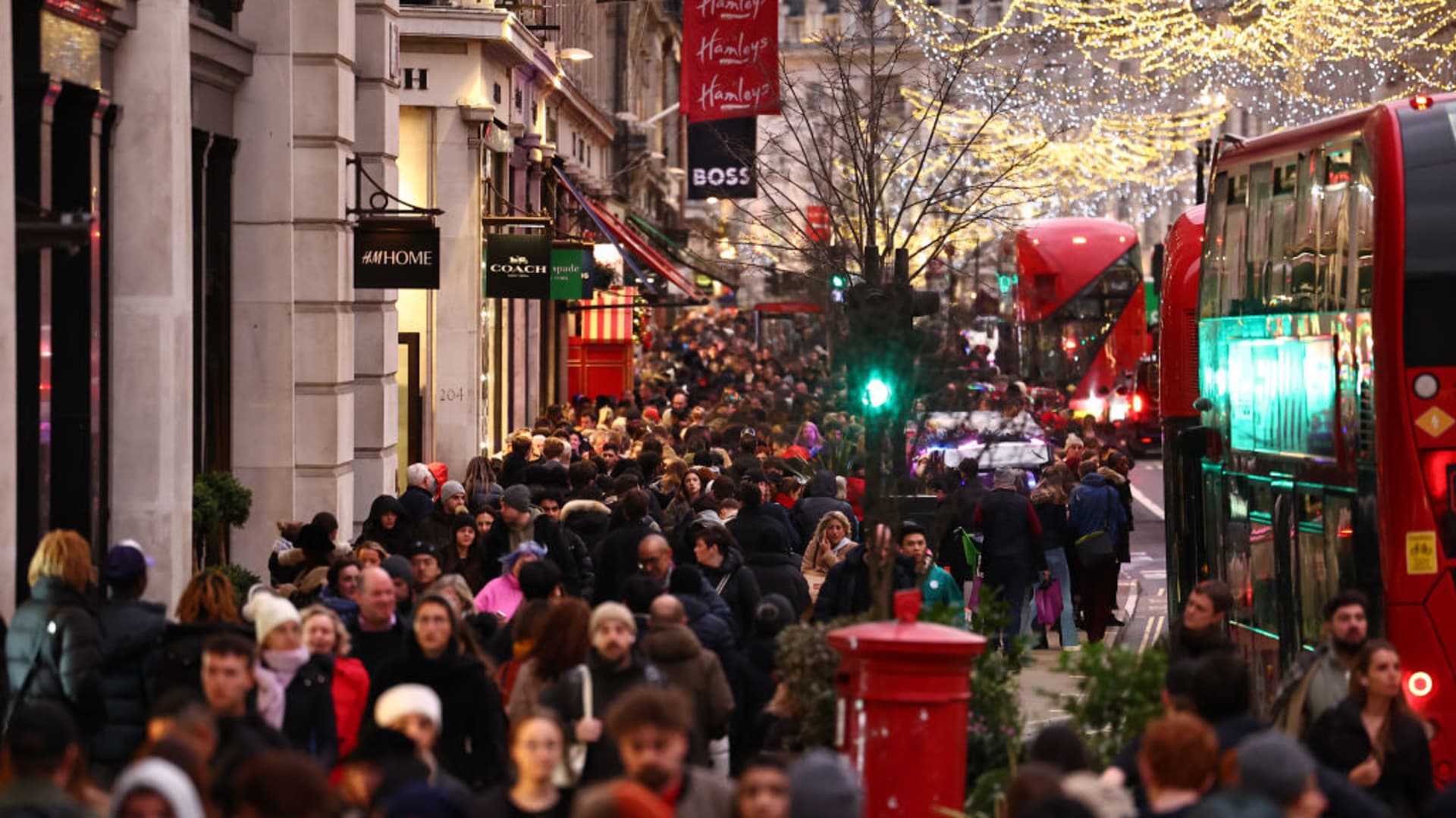 "UK Retail Slump Raises Recession Risk Amidst Global Market Highs"