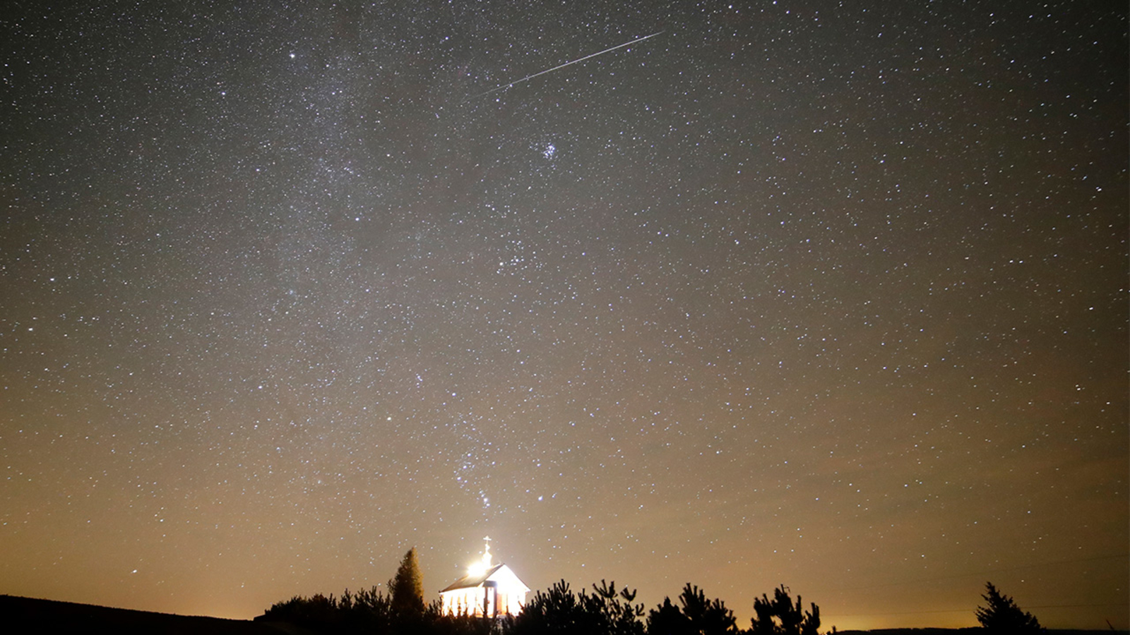 "Get Ready for the Spectacular Geminid Meteor Shower Lighting Up US Skies"