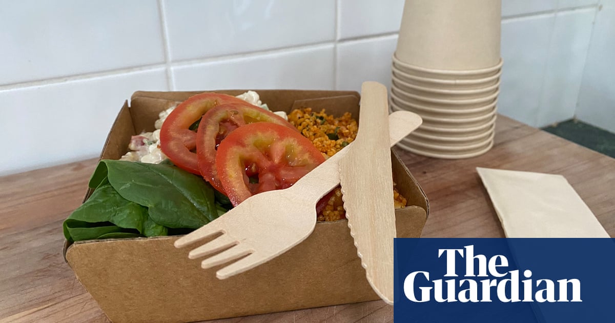 Featured image for Study reveals PFAS chemicals from packaging contaminate food.