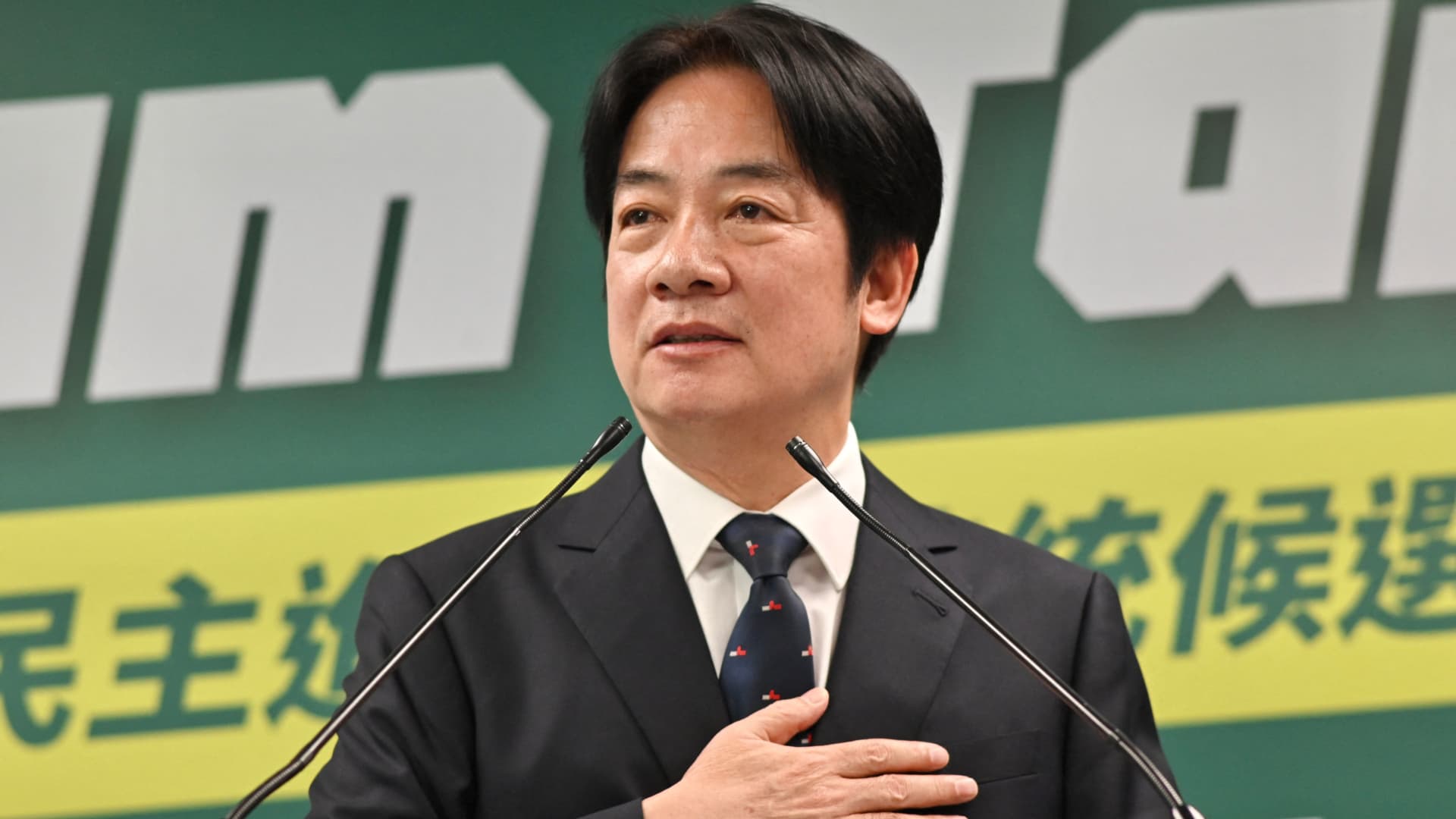 Presidential Frontrunner Asserts Taiwan's Independence with Direct Elections
