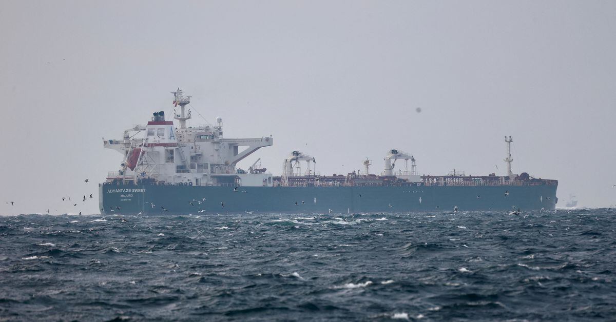 Iran Seizes Multiple Oil Tankers in Gulf, US Navy Reports