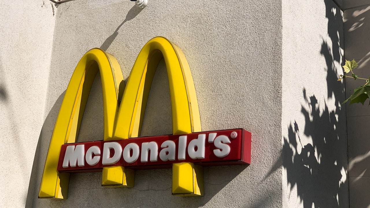 Customer Attacks McDonald's Employee Over Drink Lid