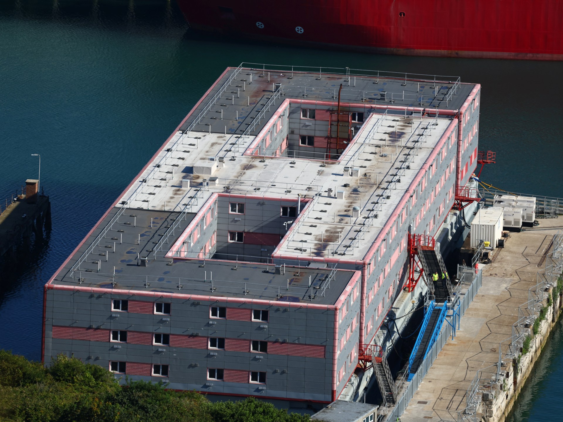 Featured image for Tragic Death of Asylum Seeker on UK Barge Raises Concerns