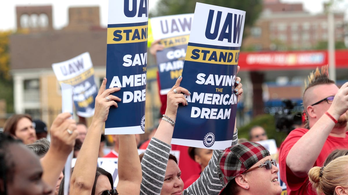UAW Orders 6,800 Members to Strike at Stellantis' Michigan Plants