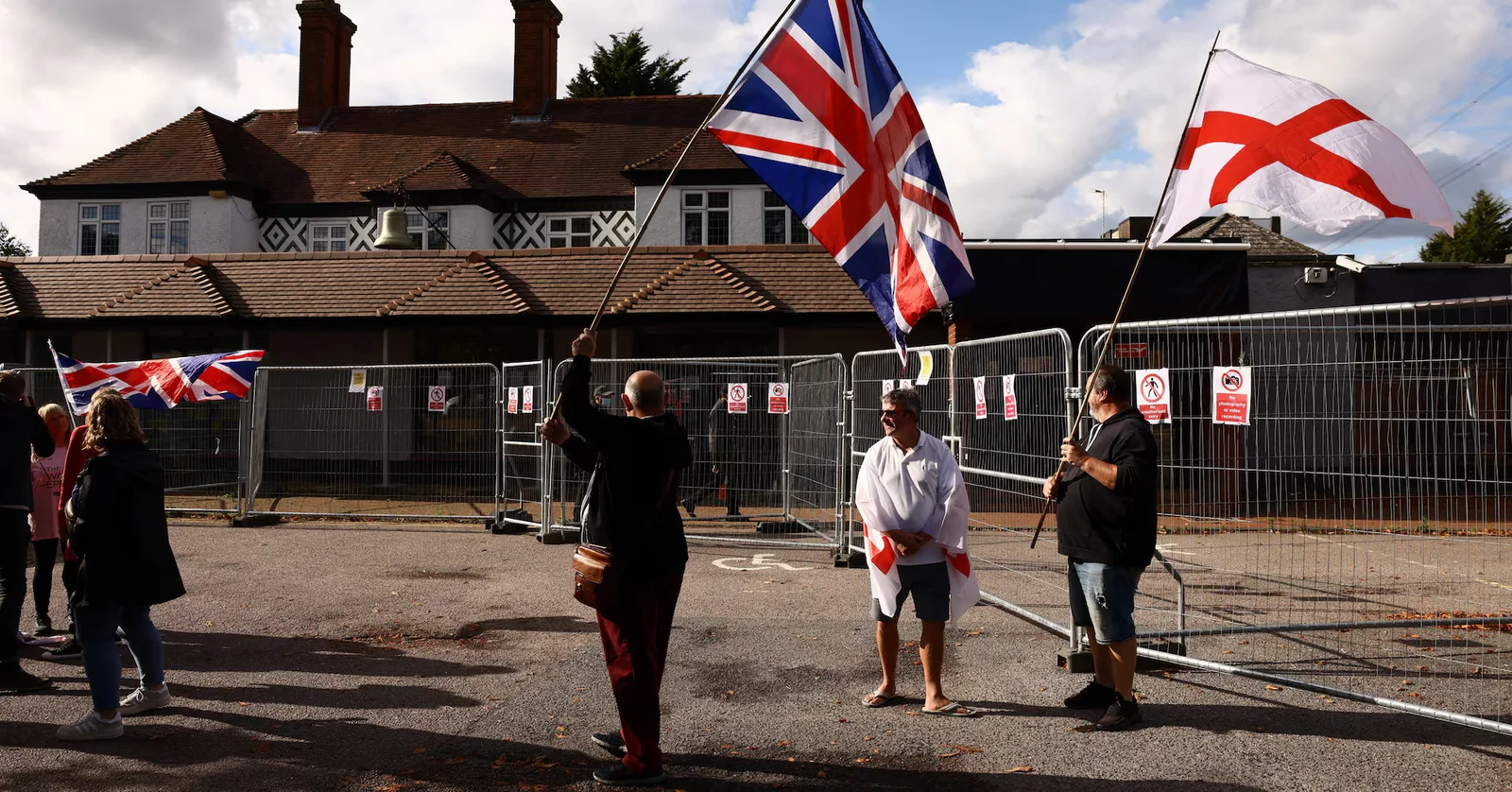 UK Court Allows Continued Stay of Asylum Seekers in Epping Hotel