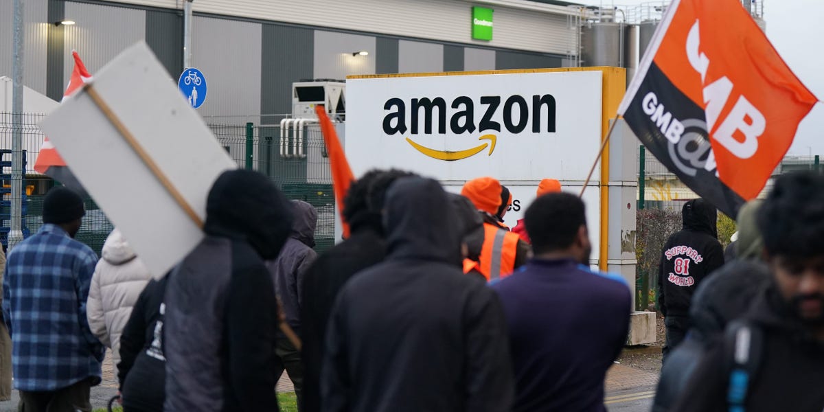 Amazon Warehouse Urges Financially Struggling Employees to Reach Out to Mascot for Assistance: Report