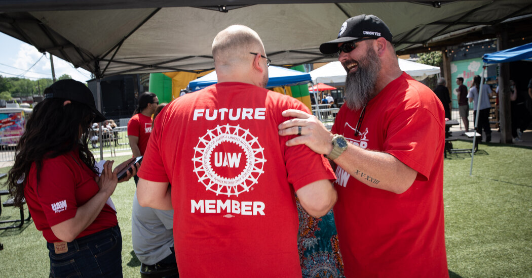 Featured image for UAW Demands New Union Vote at Alabama Mercedes-Benz Plants