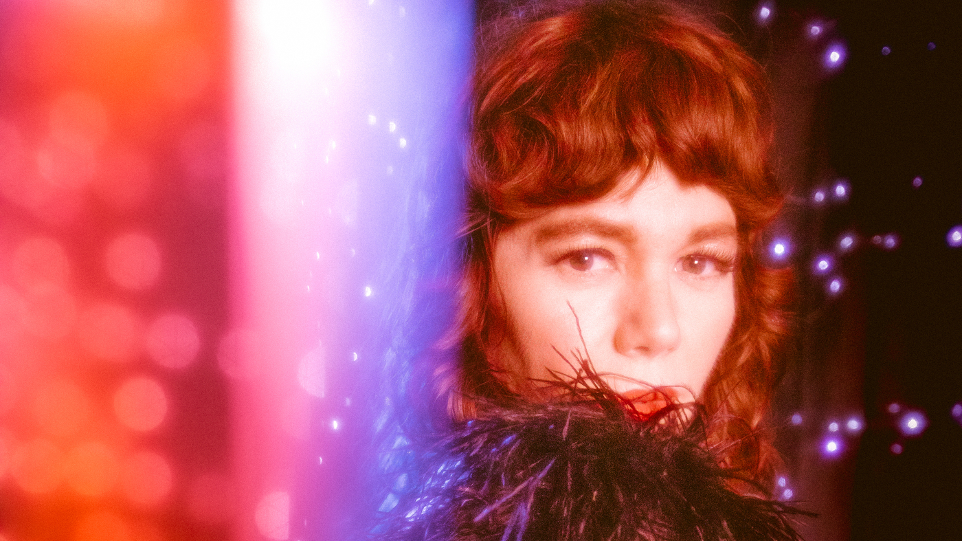 Featured image for Jenny Lewis' 'Joy'All': A Bright-Eyed Reflection on Modern Love.