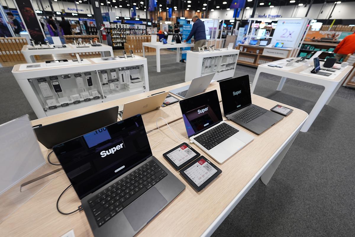 Featured image for Memory Shortage Sparks Global Tech Supply Chain Crisis and Device Upgrades