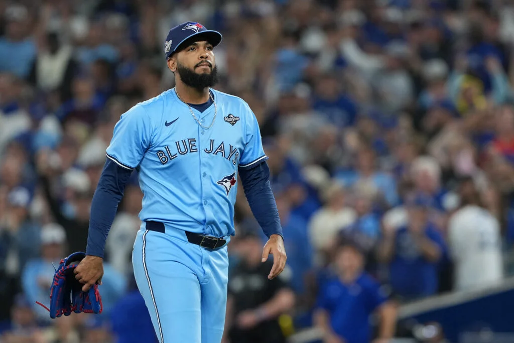 White Sox land Domínguez on two-year bullpen upgrade