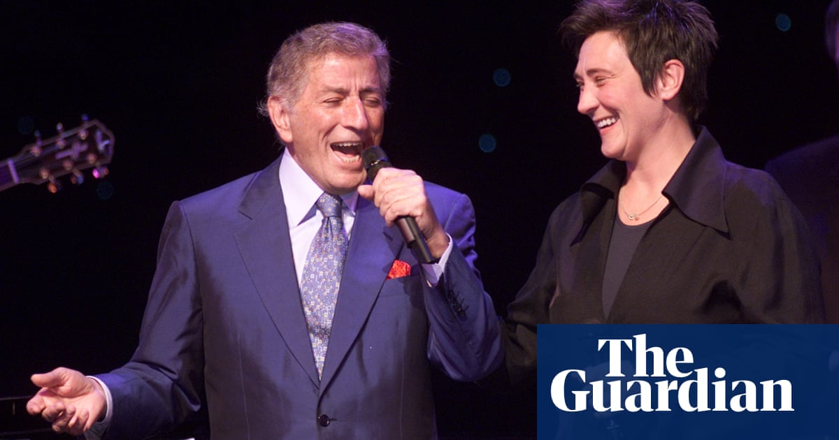 "kd lang and Tony Bennett: Challenging societal norms through their joyful relationship"