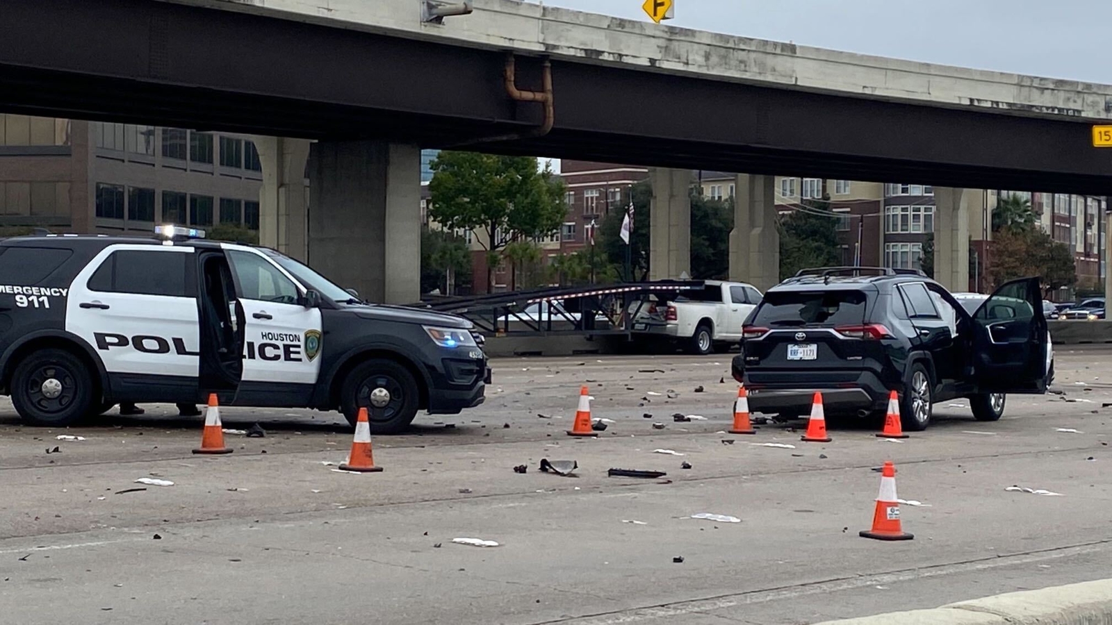 Featured image for Multiple Shootings and Carjacking Suspects: Houston Police Officers Injured in Southwest Houston