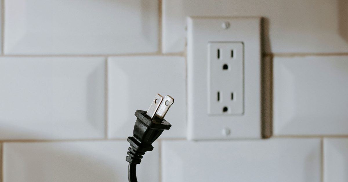 "Unraveling the Global Meta Outage: Causes and Consequences"