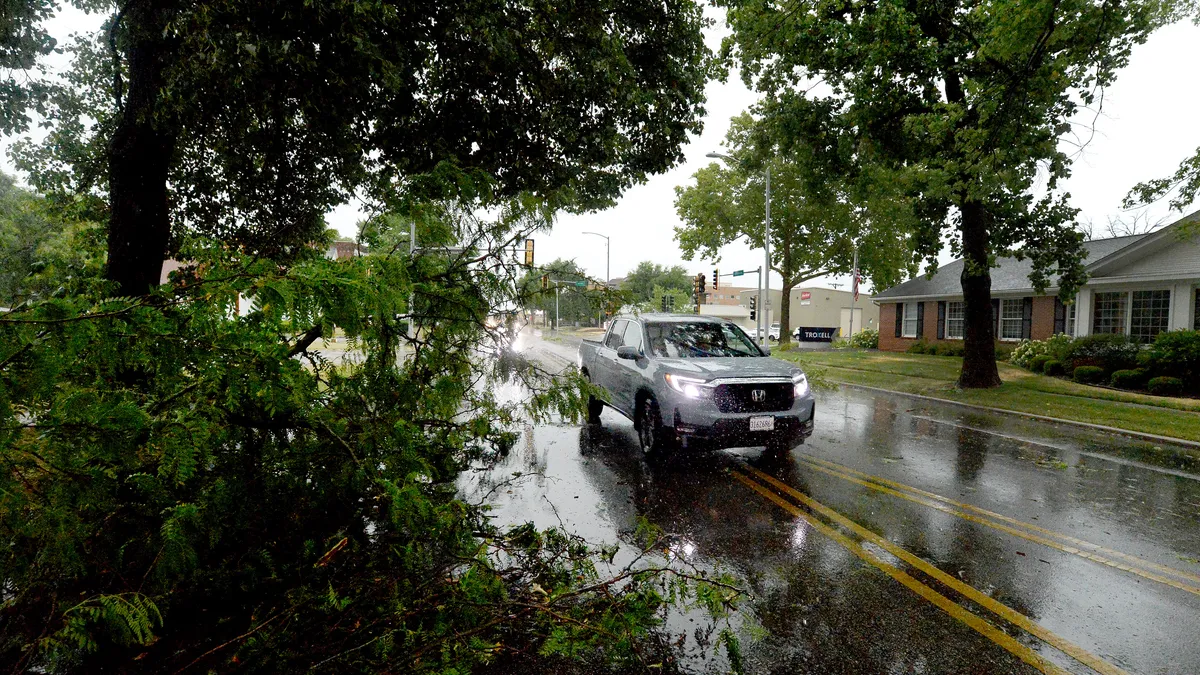 Power Outages and Storm Cleanup in Central IL: Updates and Response