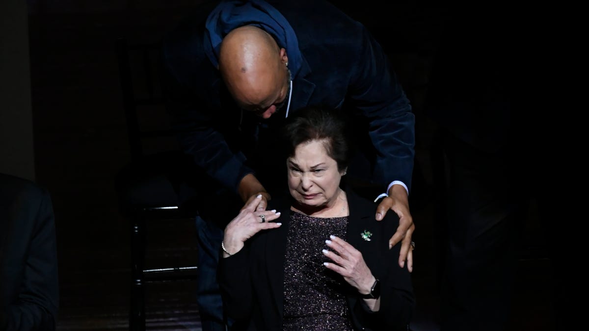 Featured image for "Bulls' Ring of Honor Ceremony Marred by Absences and Controversy"