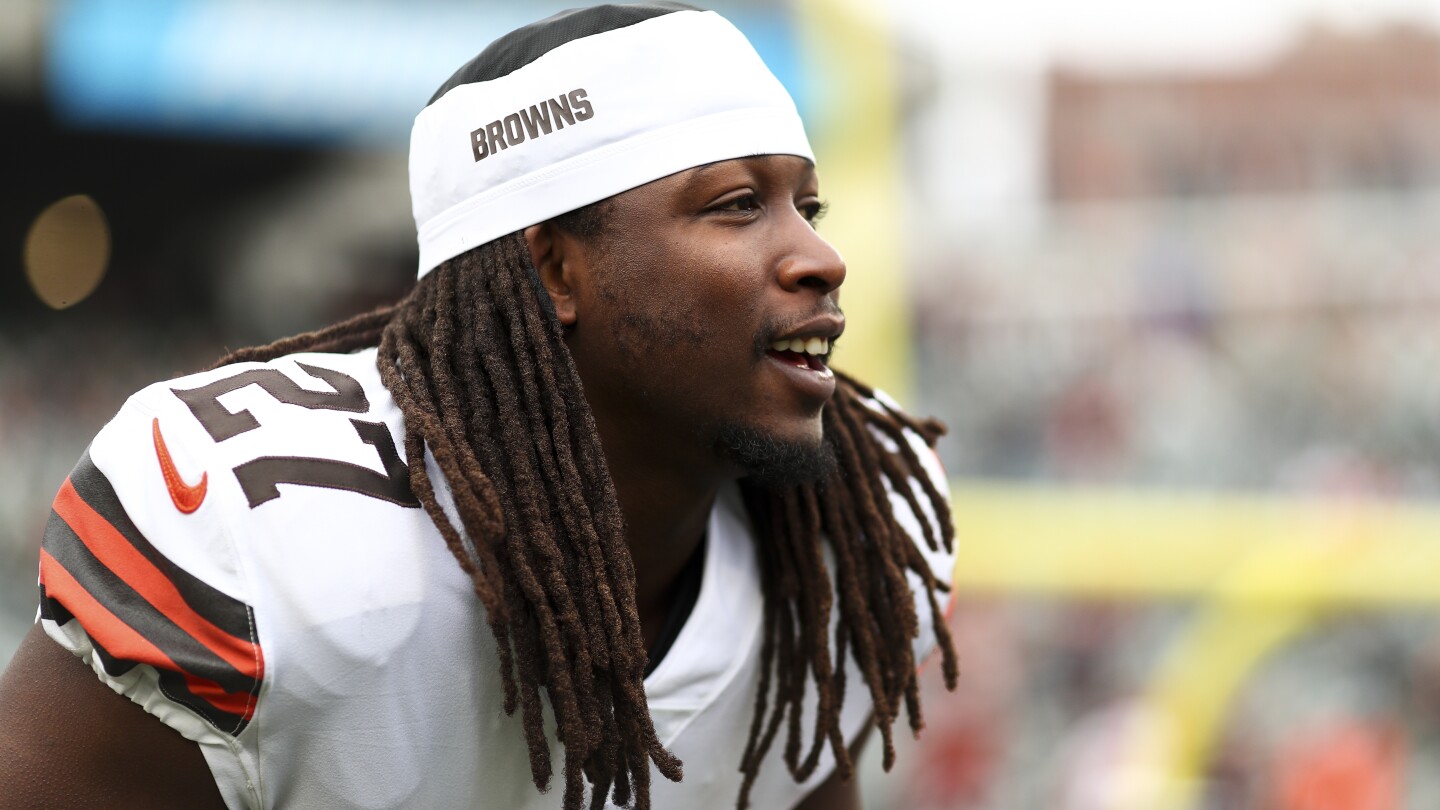 Featured image for "Browns' Running Back Woes: Hunt's Tryout, Chubb's Injury, and Available Options"