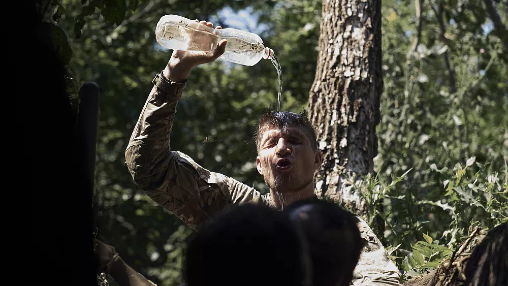 "Kyiv's Strategic Shift: Preserving Manpower in Ukraine's Counteroffensive"