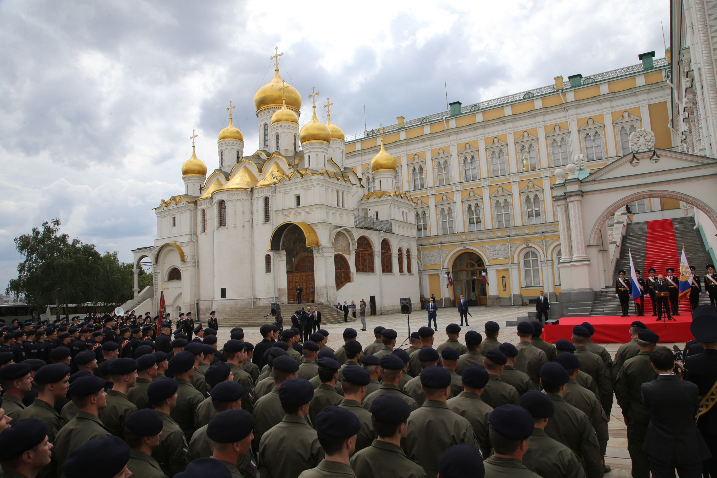 Escalating Conflict: Ukraine's Advances and Russia's Response