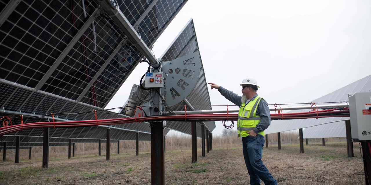 Texas' Renewable Energy Future Under Threat from Proposed Bills.