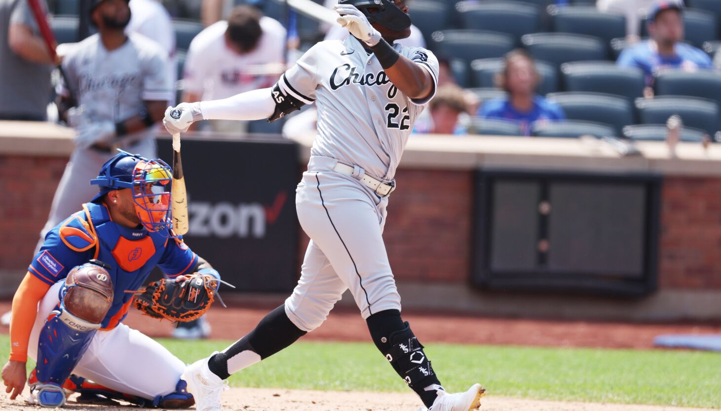 Featured image for White Sox urge Oscar Colas to quiet down