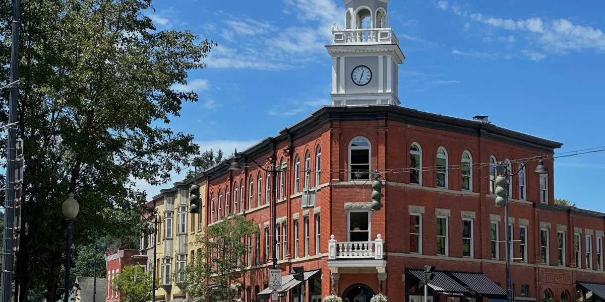 Featured image for Upstate New Yorker Miles 'Burt' Marshall, 73, Indicted for $95M Ponzi Scheme