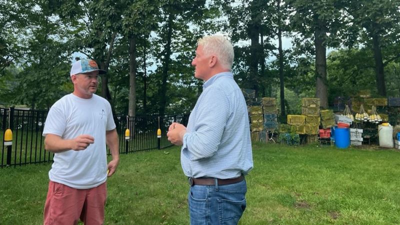 "Trump's Comeback Bid Faces Crucial Test in New Hampshire's 2024 Primary"