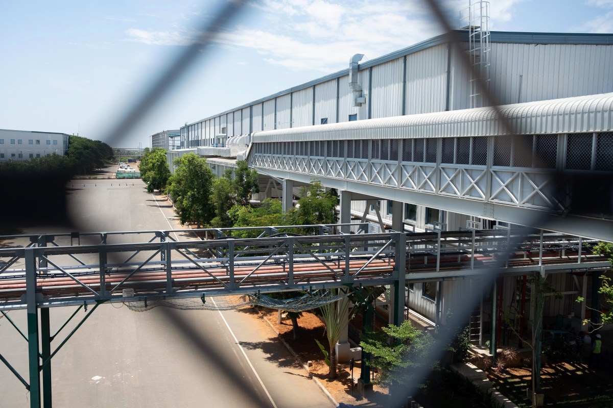 Foxconn to invest $500 million in new Apple plant in Telangana, India.