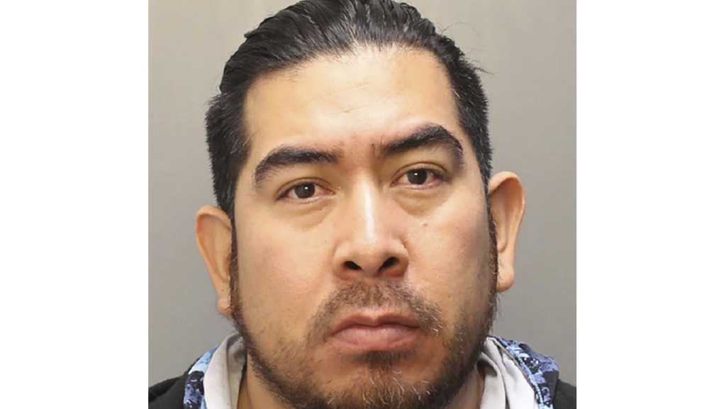 Featured image for Philadelphia Prison Escape: Suspect in Deadly Cheesesteak Shop Brawl Aids Inmates' Breakout