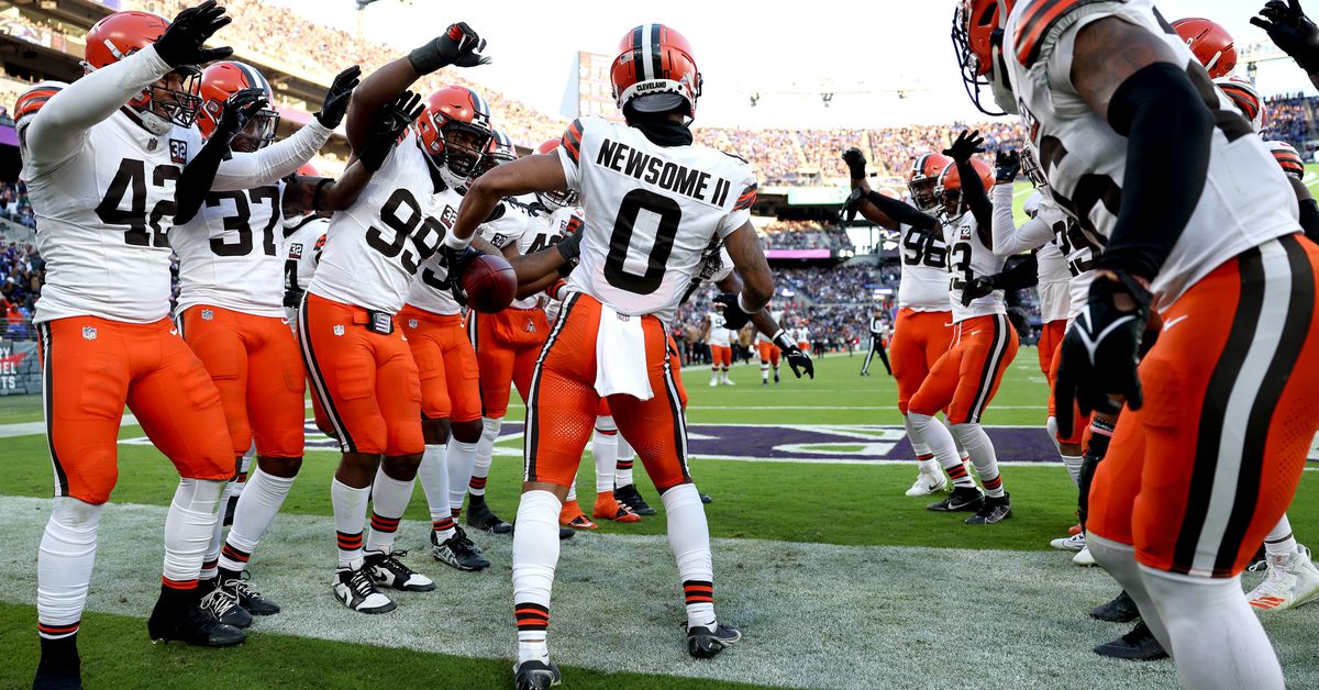 "Browns Upset Ravens in AFC North Showdown"