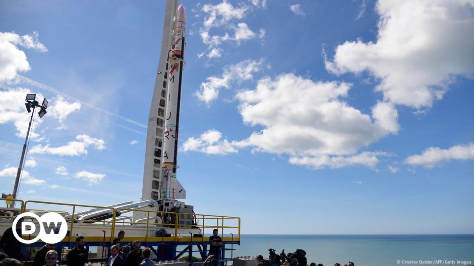 Featured image for PLD Space aborts Spanish rocket launch due to glitch.