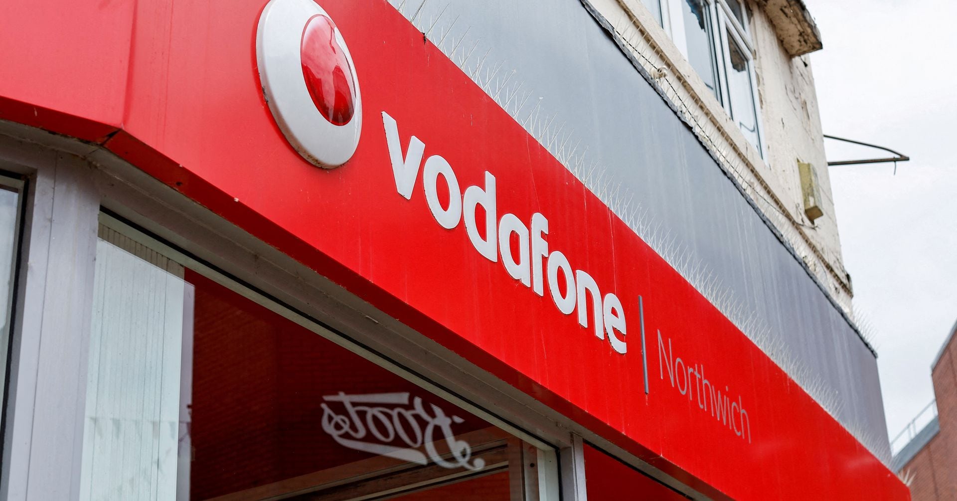 Featured image for "Vodafone Inks $1.5 Billion Microsoft Deal for AI, Cloud, and IoT"