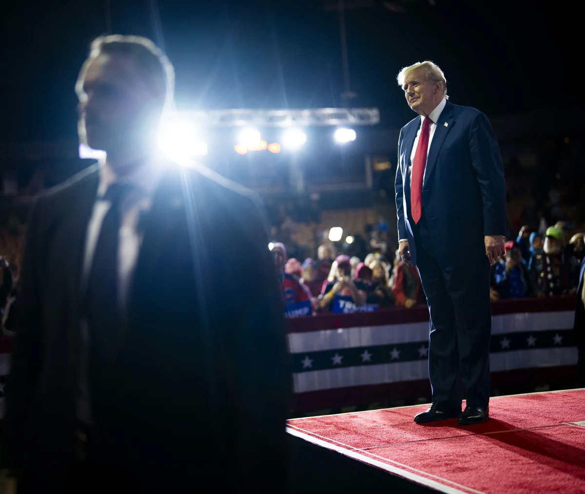 "The Dynamics of American Politics: Trump, Putin, and Carlson"