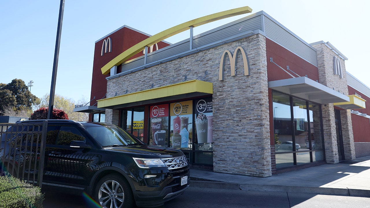 Featured image for California's $20 Minimum Wage Hits Fast Food Jobs Hard