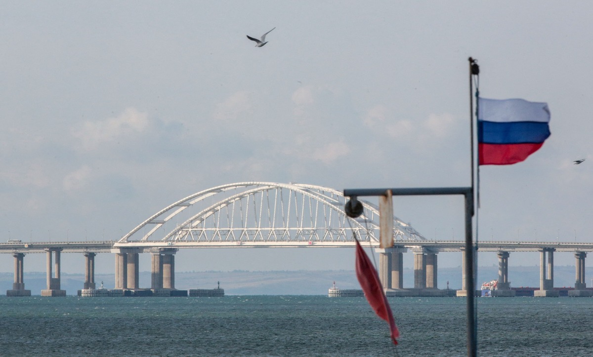 Crimea Bridge Strikes Cause Ongoing Disruption to Russian Logistics
