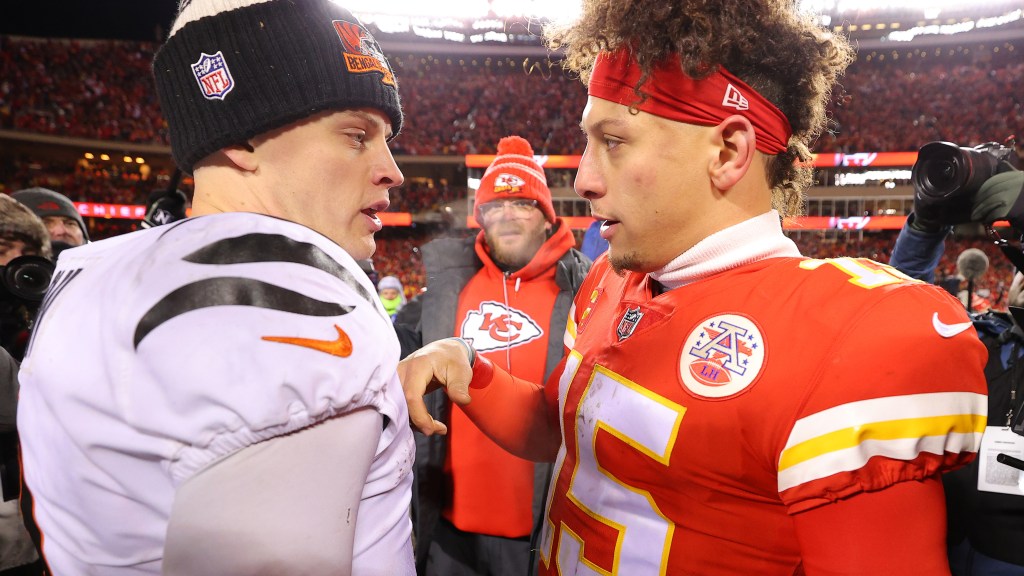Chiefs fans rally behind injured Joe Burrow, donate to foundation