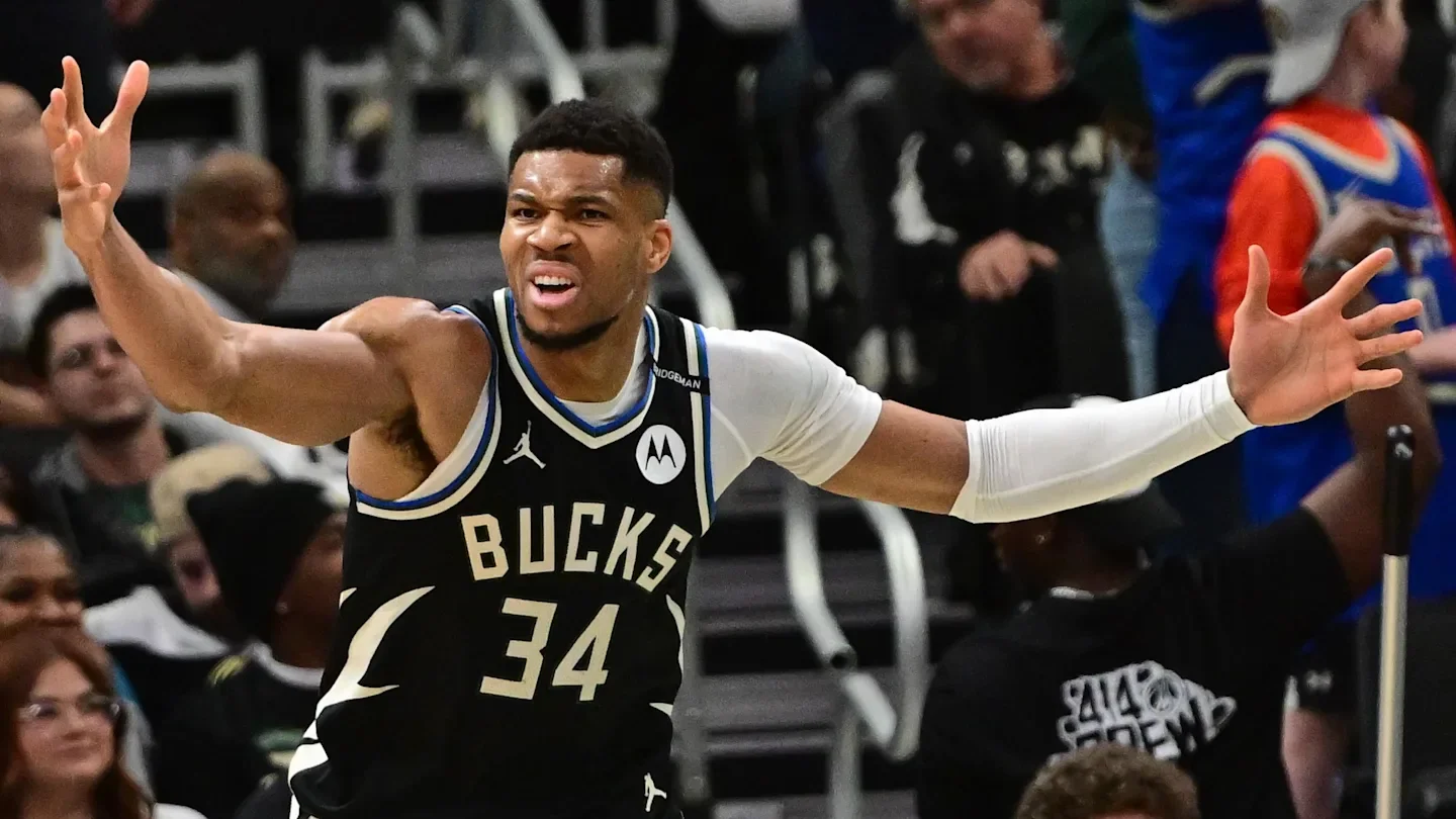 Warriors Eye LeBron James as Giannis Plan B in Free Agency