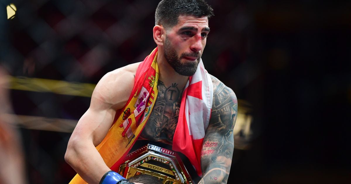 Featured image for "Topuria Shocks Volkanovski to Claim UFC Featherweight Title at UFC 298"