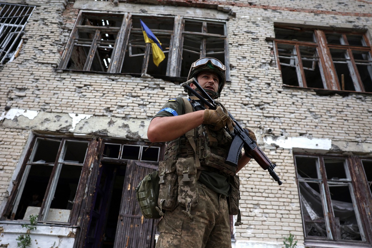 Featured image for Russia Claims Capture of Key Eastern Ukrainian Village