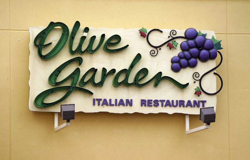Featured image for Darden Restaurants Raises Sales Forecast Amid Mixed Q2 Results