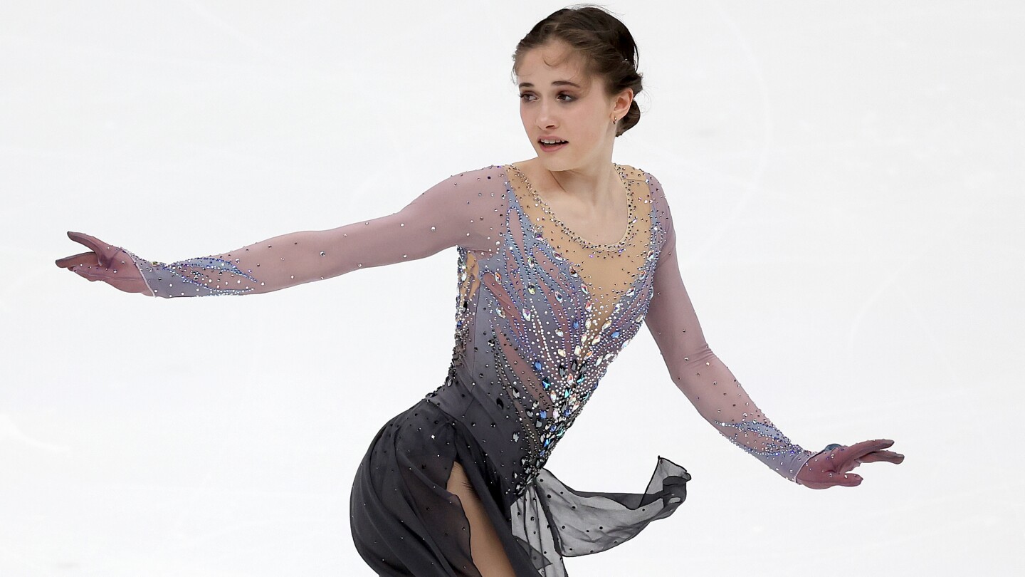 Featured image for Isabeau Levito Leads U.S. Figure Skating Championships with Amber Glenn Close Behind