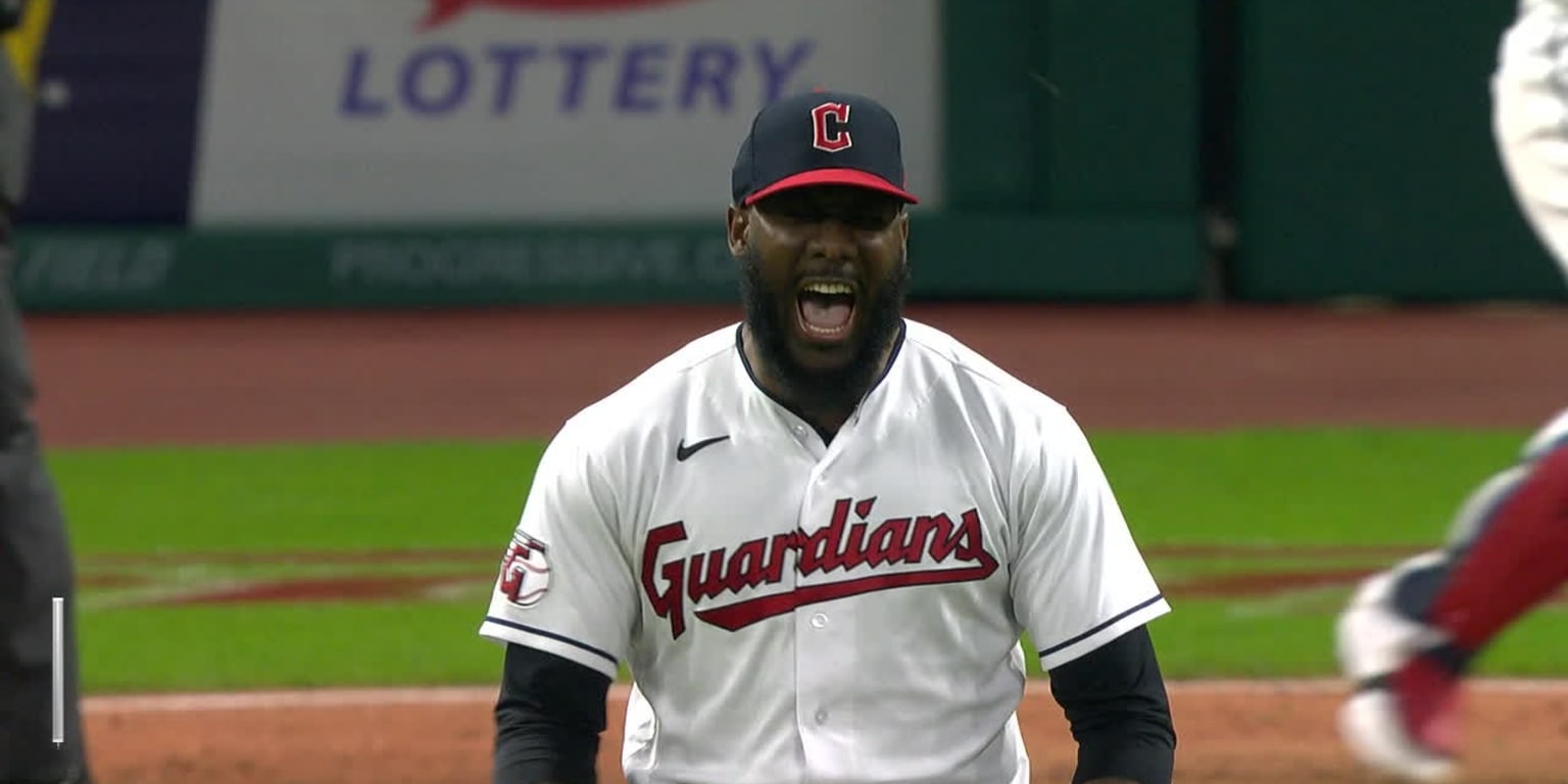 Guardians' De Los Santos leads victory over Cardinals.