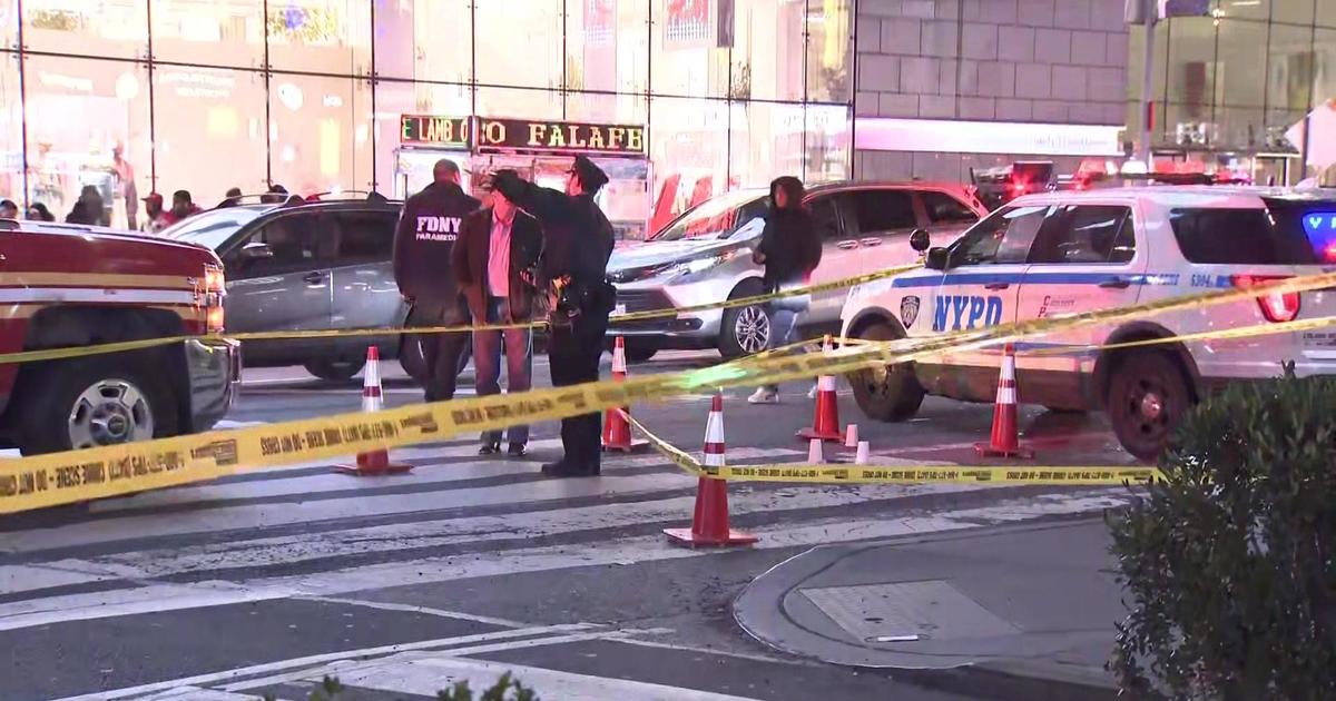 Gunman at Large: Tourist Injured in Times Square Shooting