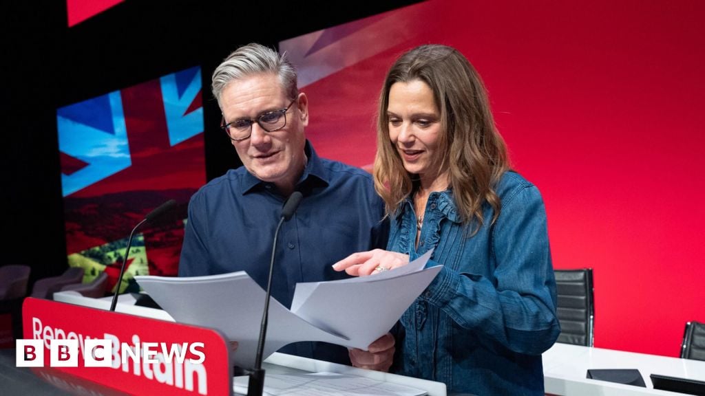 Featured image for Starmer Warns Britain Faces Critical Choice Amid Rising Populism