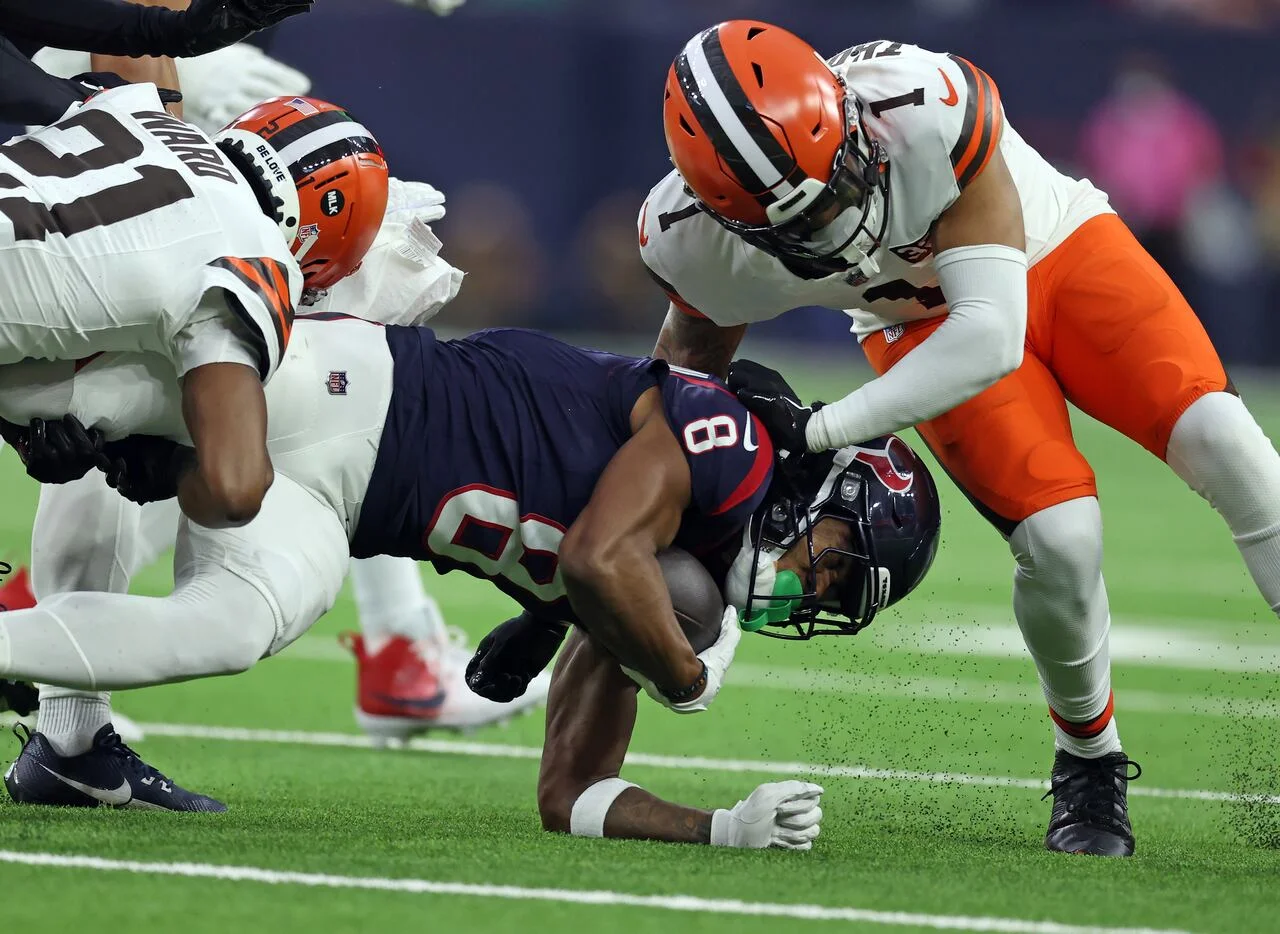 "Browns' Defensive Collapse and Offensive Struggles Lead to Wild Card Loss vs. Texans"