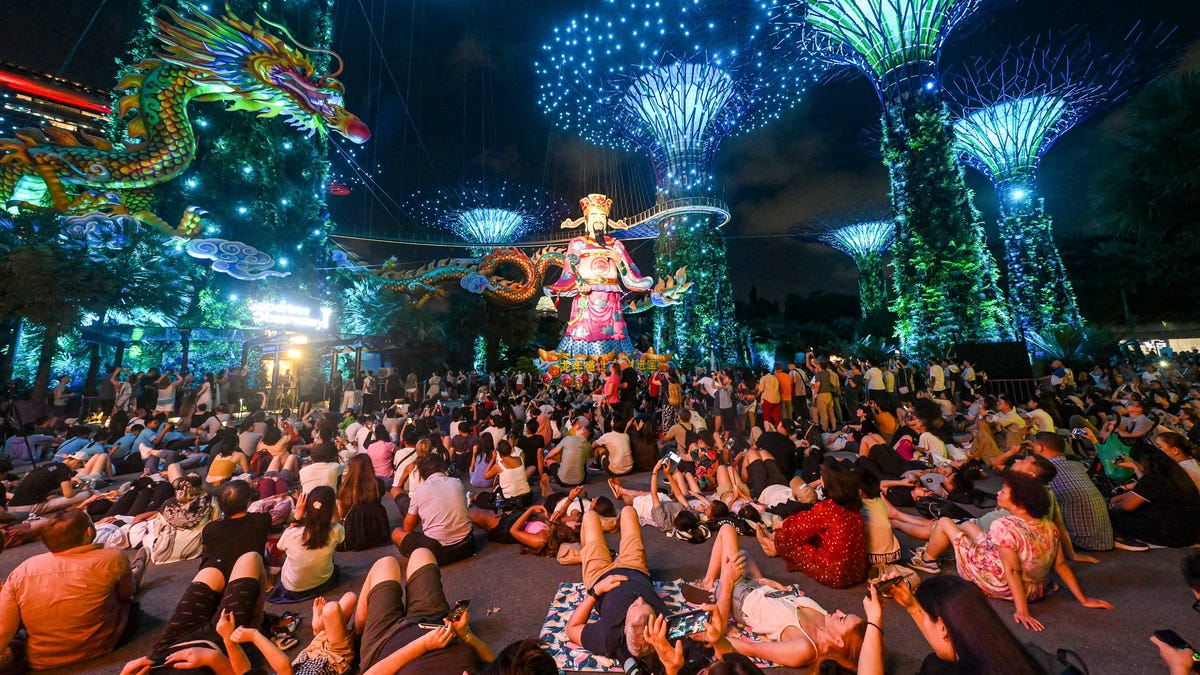 "Global Festivities: 2024 Lunar New Year Celebrations Unite Asian Communities"