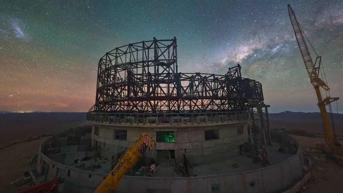 "World's Largest Telescope Takes Shape Amidst the Milky Way"