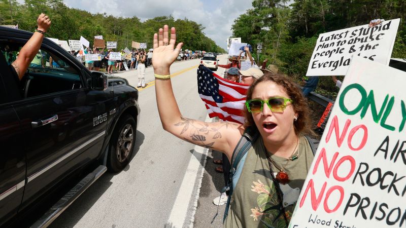 Featured image for Protesters Block Highway in Florida Over 'Alligator Alcatraz'