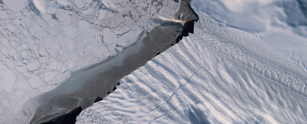 Featured image for "Study Confirms Irreversible Retreat of West Antarctica Glacier"