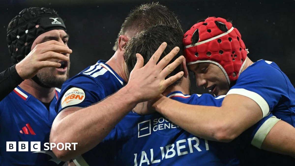 France seize Six Nations opener with commanding Paris win over Ireland