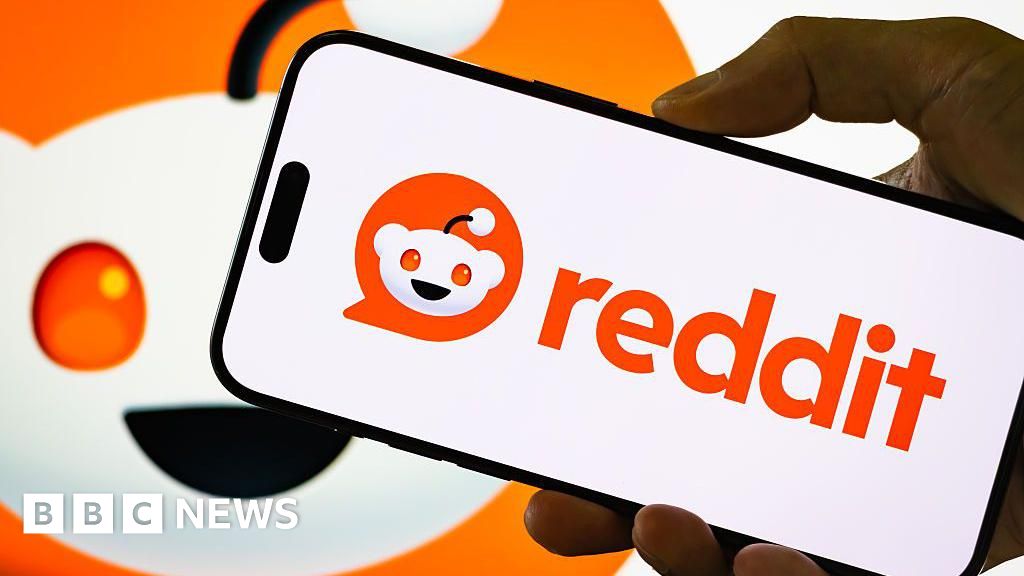 Featured image for Australia extends teen social media ban to Reddit and Kick